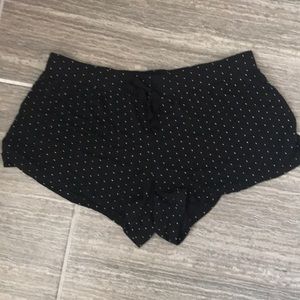 Gap Body black & white polka dot sleep shorts - M